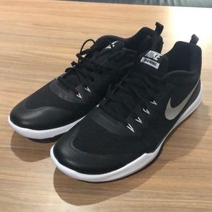 Nike Mens Legend Trainer size 11.5
